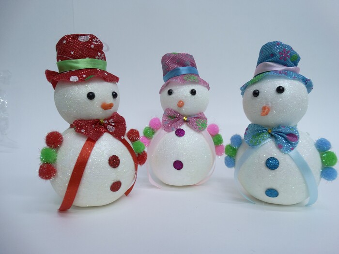 Снеговик 17см с бабочкой в шапочке