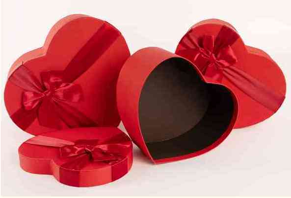 Коробка сердце 20х18х10см Красный