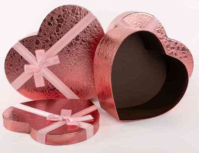 Коробка сердце 31х27х13см Фактурный узор с бантом Розовый